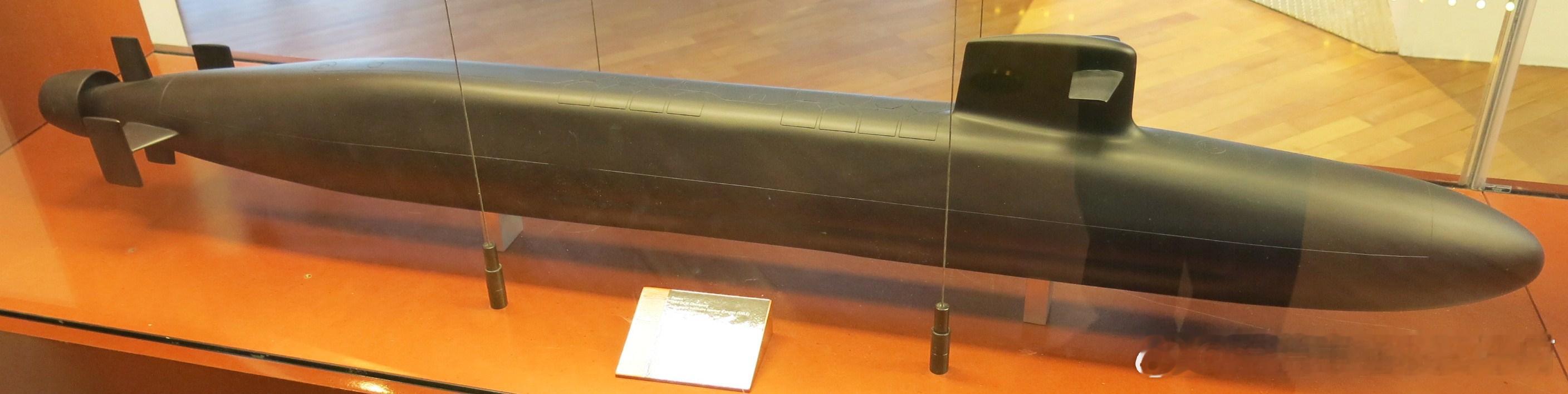 给各位想用AI捏096的朋友们提供点素材艇身造型可以参考凯旋，这是目前最好看、也