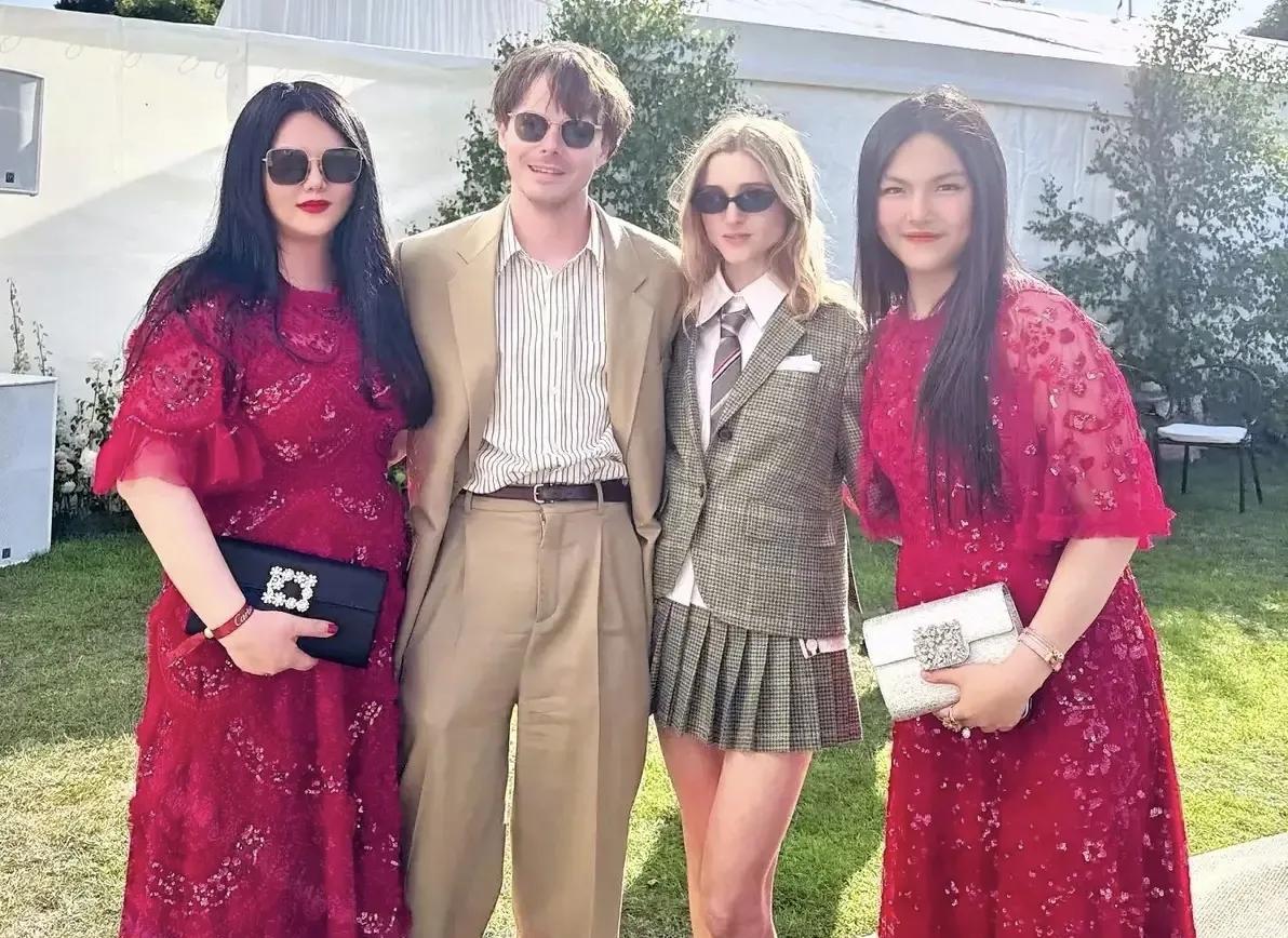 王诗龄经常在英国参加上流社会的聚会，也不一定就让人羡慕，毕竟还没有成年的王诗龄，