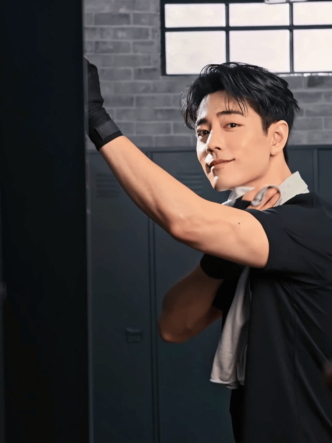 肖战哥哥的笑要不要这么迷人😍！｜肖战