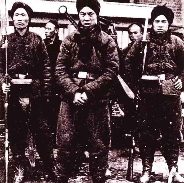 为什么毛主席那么敬重义和团？因为自东汉以后，中华民族在血性方面确实一代不如一代，