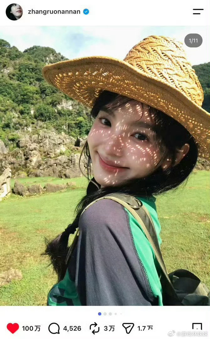 无精修滤镜仅凭淡颜氧气感横扫外网，用极致松弛感印证自然审美无国界。 ​​​