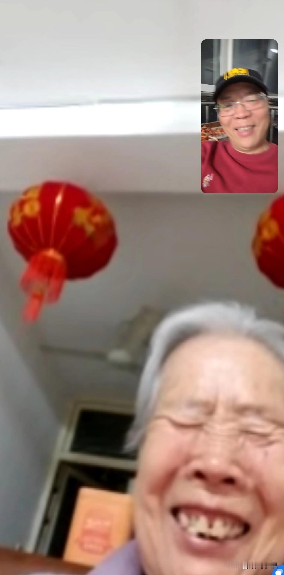 坏了，被老母亲笑话了……昨晚跟老母亲视频通话，被她狠狠地笑话了一通：“老说我