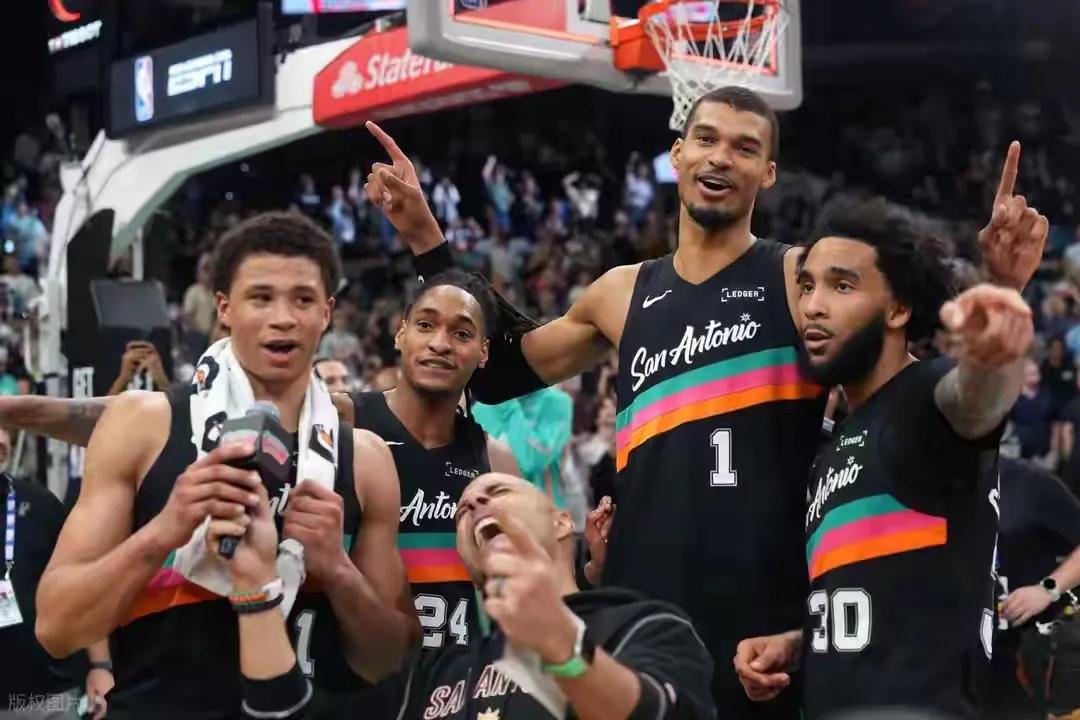 NBA官方公布了最新一期的MVP榜：文班亚马反超约基奇升至第二，东契奇超越坎宁安