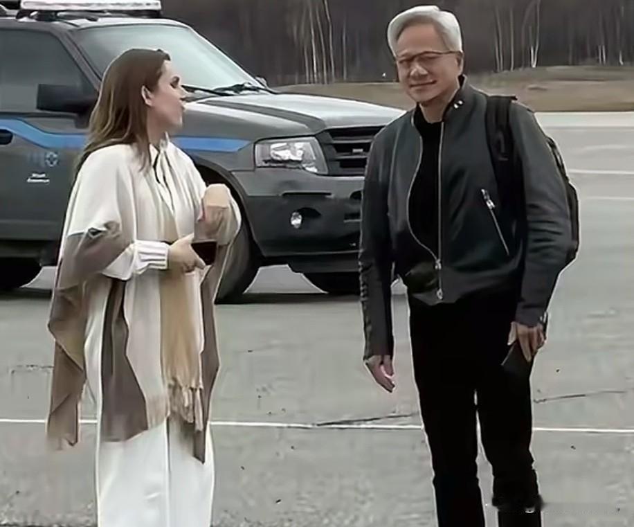 项立刚说:“黄仁勋不可能公允评价韬定律”！这不就是一句废话吗？莫不是你以为苹