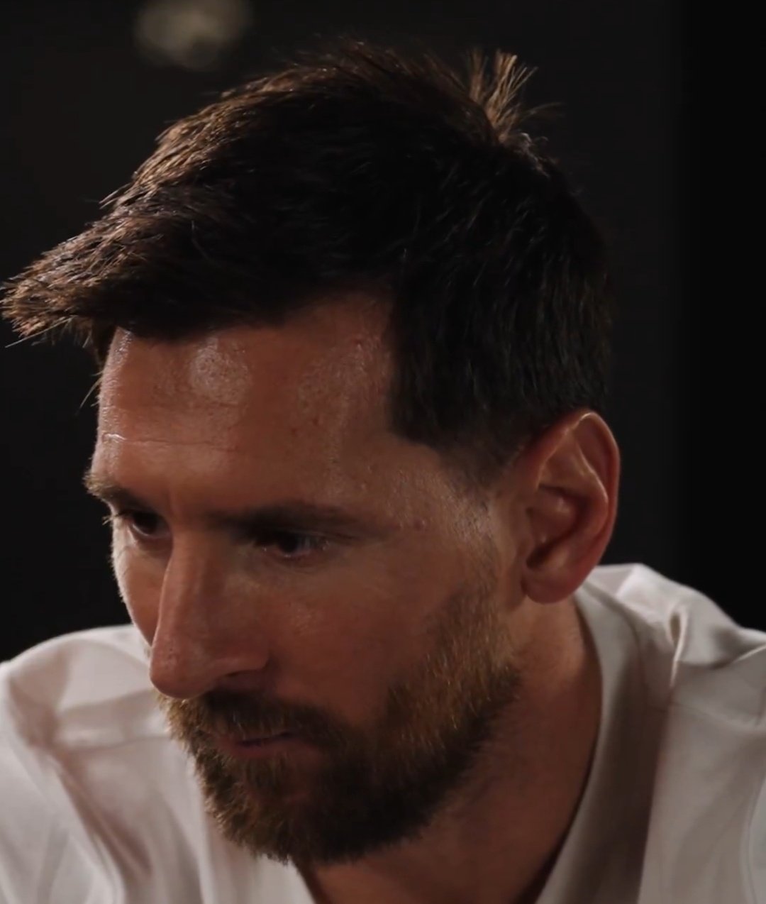 罗马诺🗣️：“换个话题，你空闲时间都做什么？你和孩子的关系如何？你最喜欢吃什么