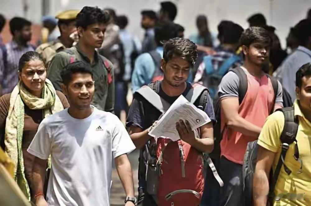 网络中对印度人，学历，履历造假言之凿凿，咱没在印度，也不好判断真假，但无风不起浪