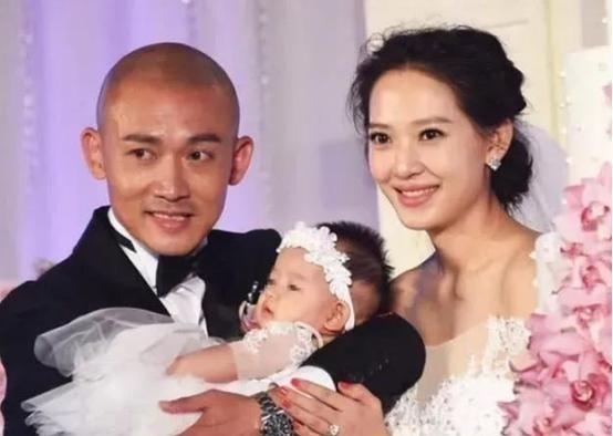 2008年，沈傲君与聂远同居6年后，迟迟不见聂远求婚，沈傲君主动出击没想到聂远说