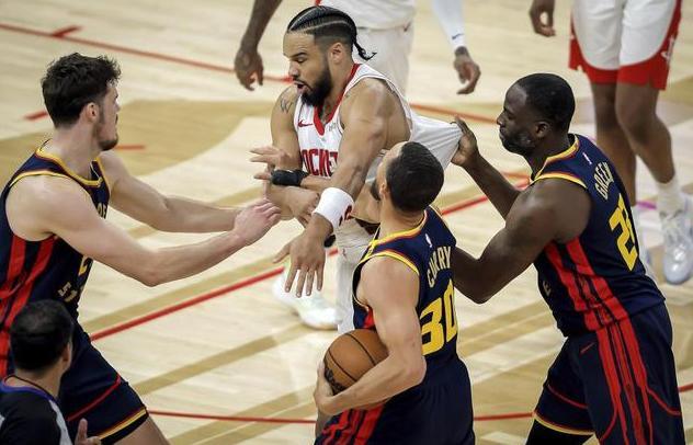 马刺到现在都拿不出伤病报告，有可能诈伤！文班有血栓问题，谁知道是不是要治疗