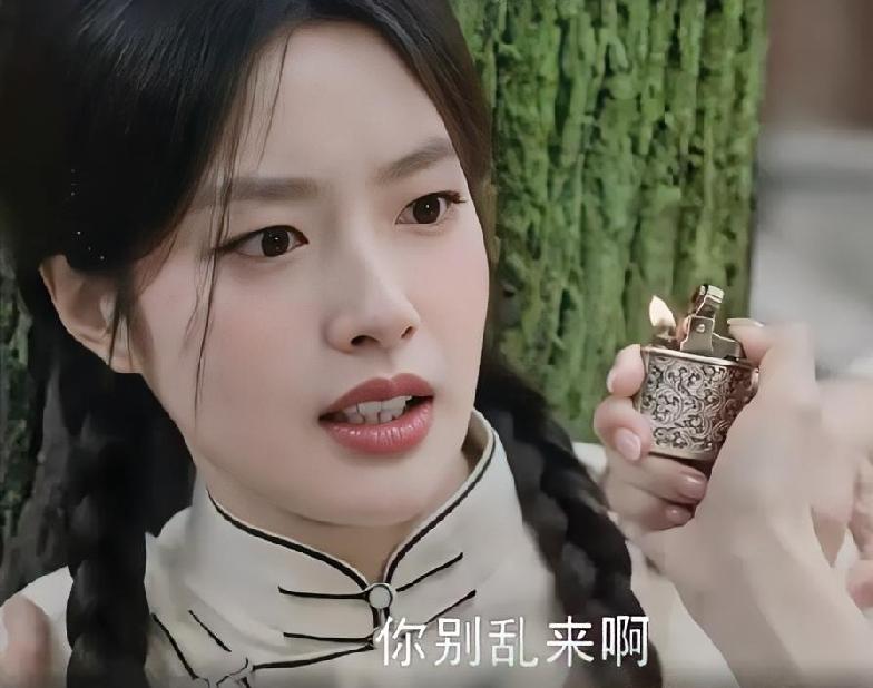 掐着大腿看了会《玉簟秋》，我算是明白了网友为啥这么挑了。她们说：“导演找的演员