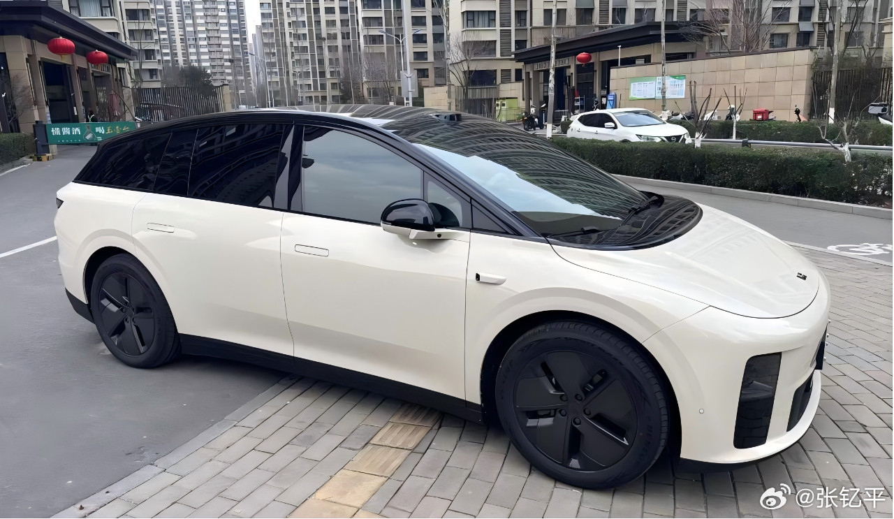 理想i6车主分享：1，锁单日期2025年10月10日，提车日期2026年2月28