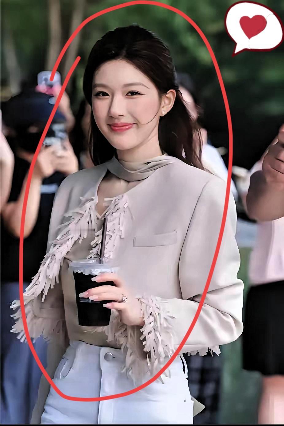 银河酷娱这下傻眼了，不是因为它没给赵露思配经纪人，也不是她自己请保镖，关键是