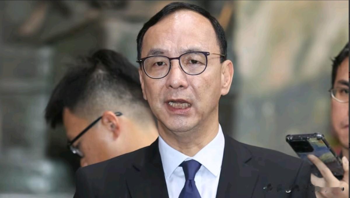 87岁的吴伯雄出席，此前还一度公开露面会见谷立言的朱立伦神隐！7月25日，国民党