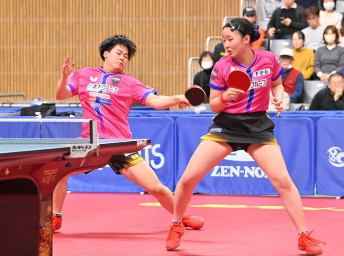 【张本美和四冠王第三项达成，搭档松岛辉空拿下混双冠军】松岛辉空/张本美和在20