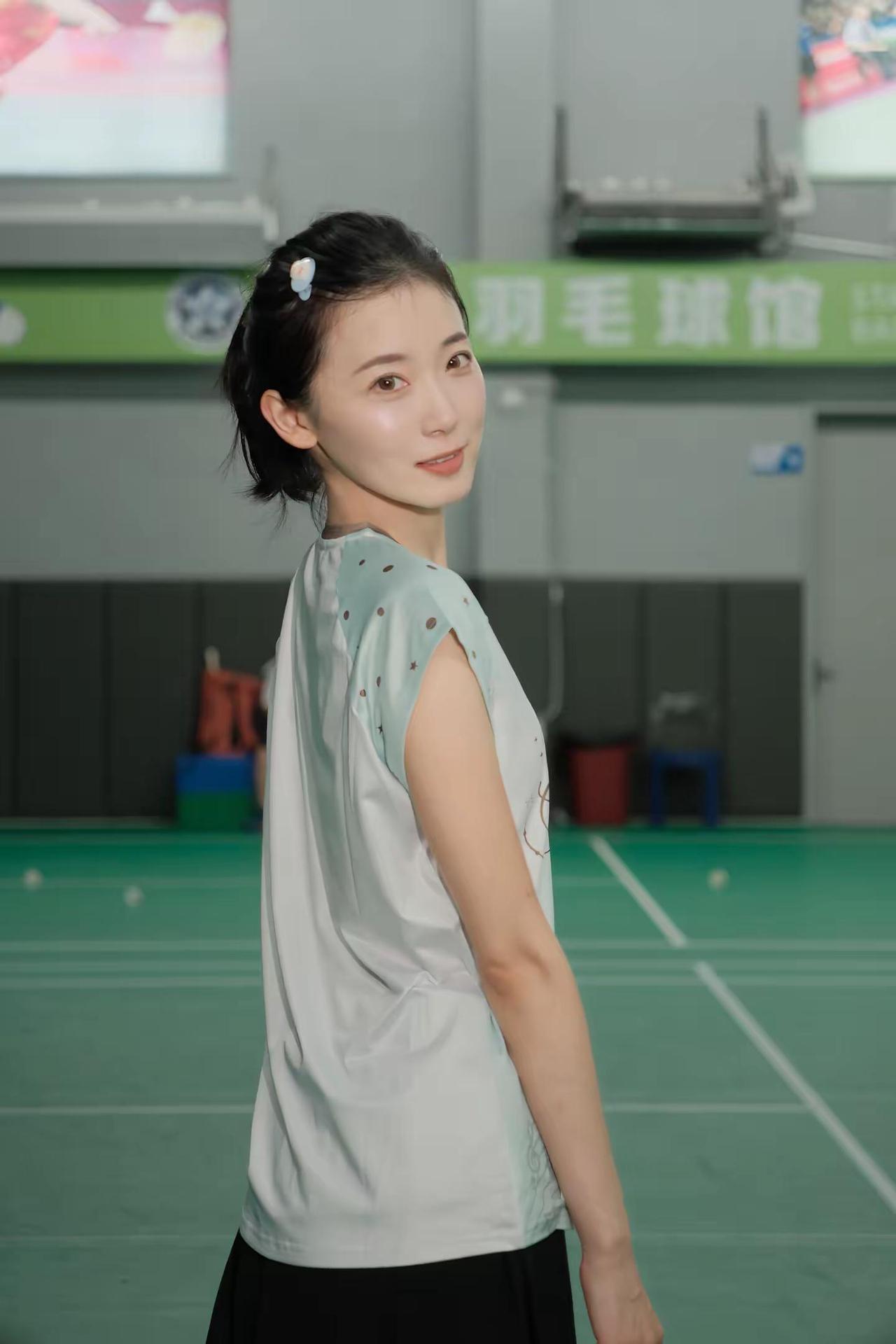 人一旦失去装逼的欲望就很难进步了羽毛球打羽毛球女生运动穿搭