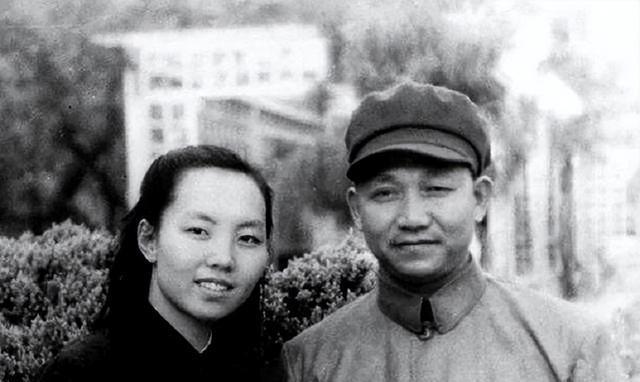陈光将军生前关系最好的人是罗瑞卿，在他去世后罗瑞卿同志觉得史瑞楚一个人生活很是艰