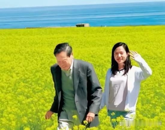 我表哥亲眼见过翁帆,他说翁帆根本不像网上传的那样。以前总听人说年龄差五十多肯