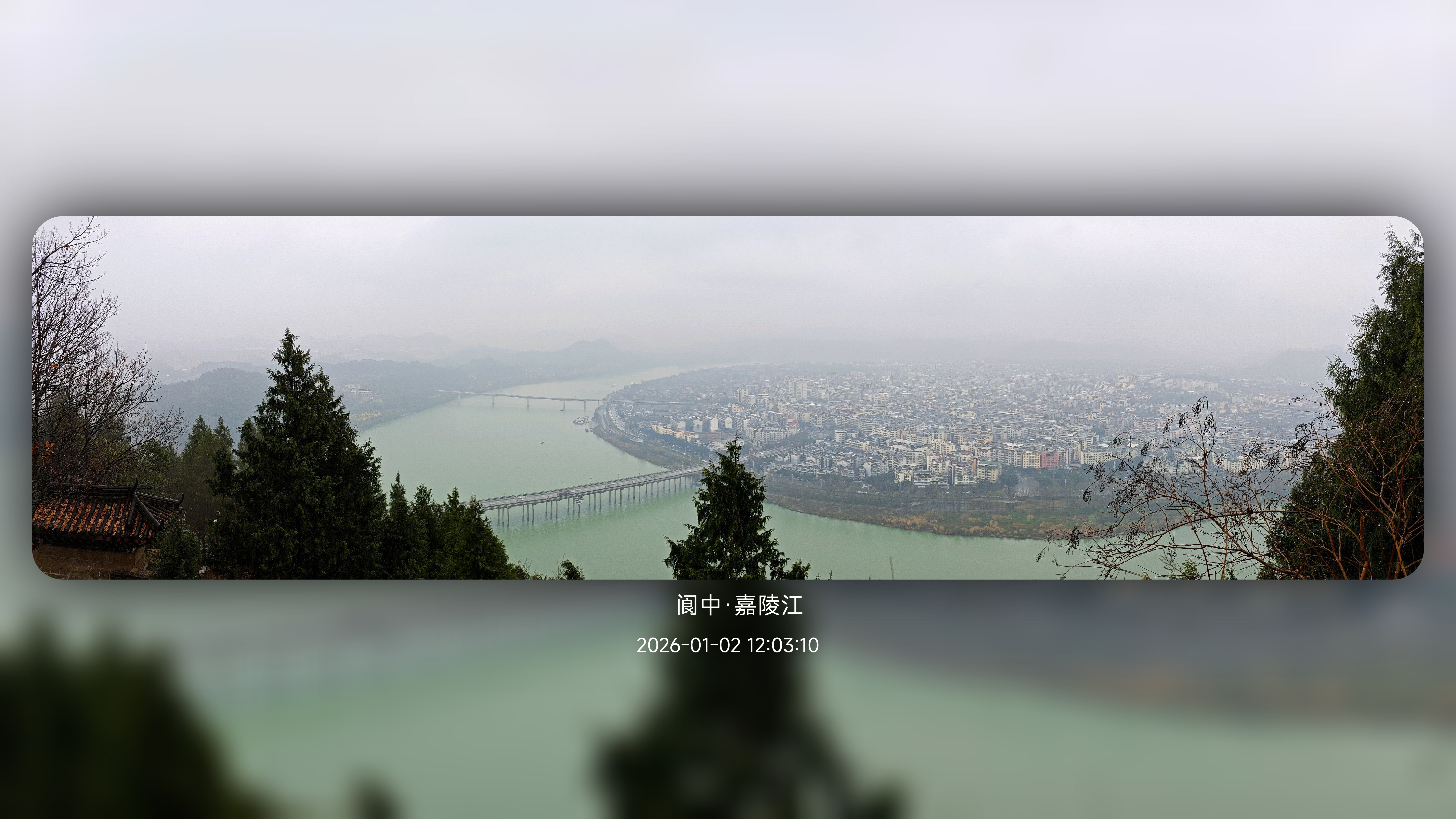 兄弟们，图1和图2，哪张适合发朋友圈？