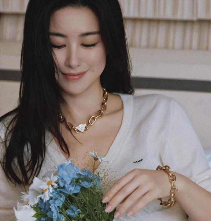 马伊琍和朱珠不是一个平台，没有可比性。 马伊琍是心态松弛，朱珠是底气足，拿婚