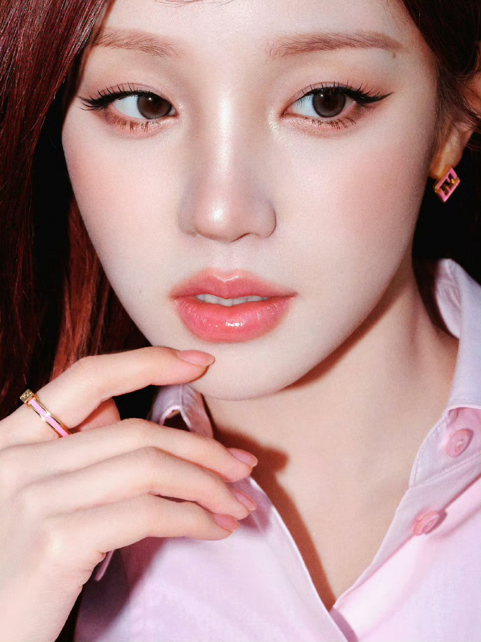 是粉粉的宋雨琦，好美！这个发色也好美！