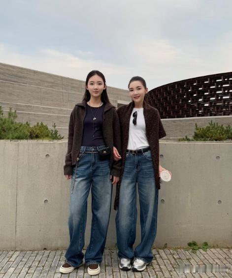 你羡慕吗，16岁的女儿，38岁的妈妈，这就是早结婚的好处呀