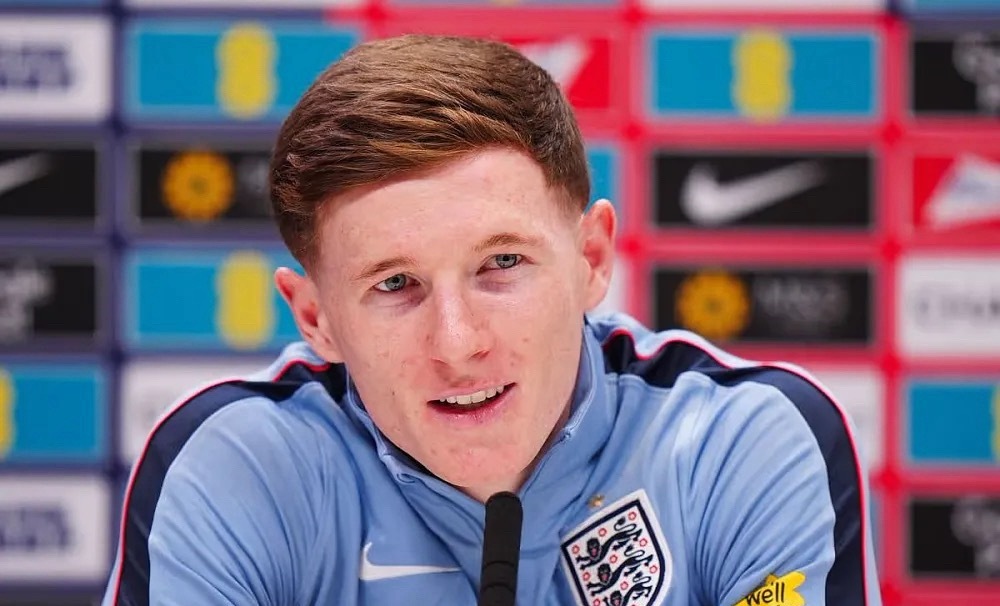 据曼联跟队NathanSalt报道，诺丁汉森林中场安德森现已成为曼联引援的首要