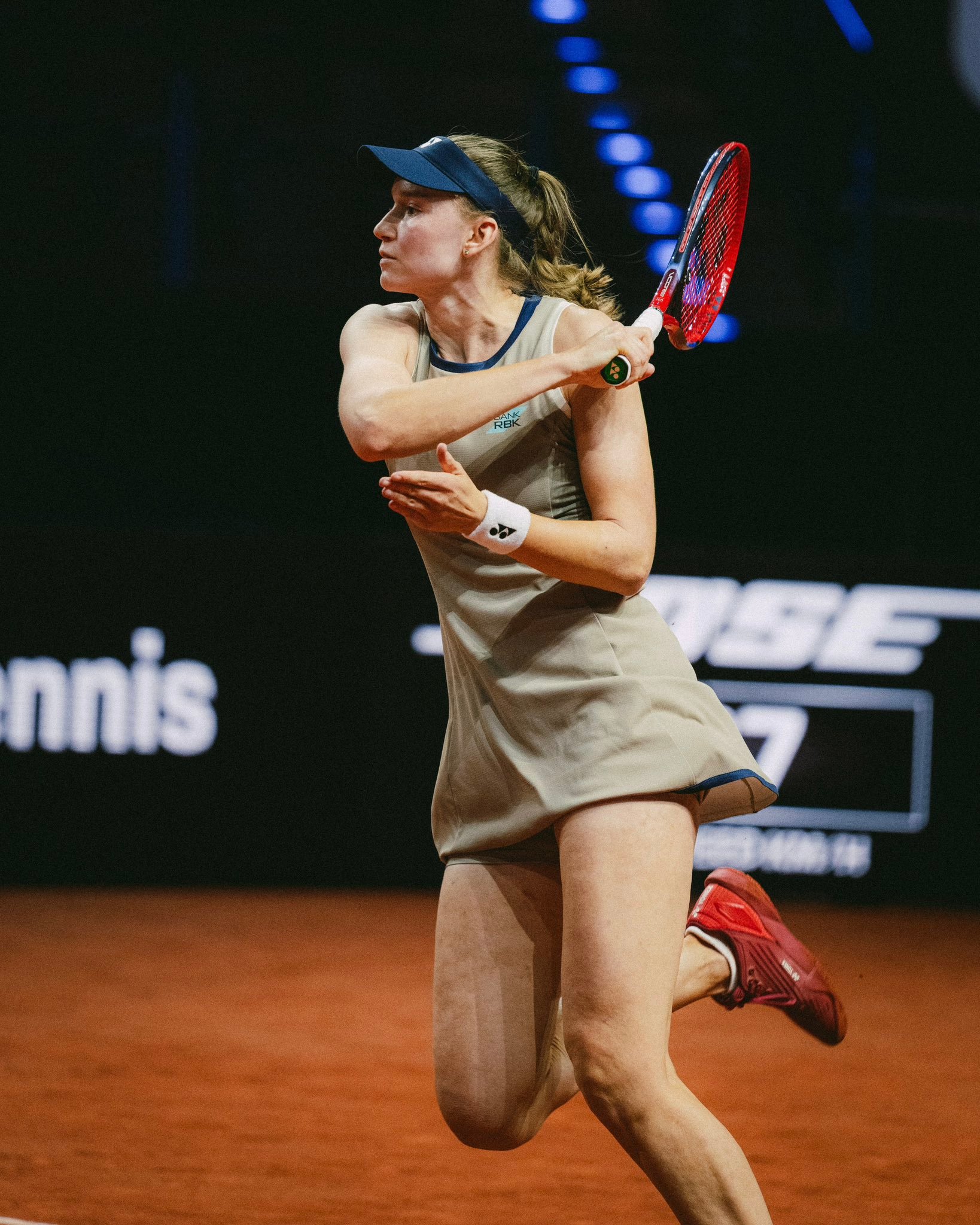 莱巴金娜成为2026年第一位ace球超过200个的女子球员，昨晚在斯图加特结束了