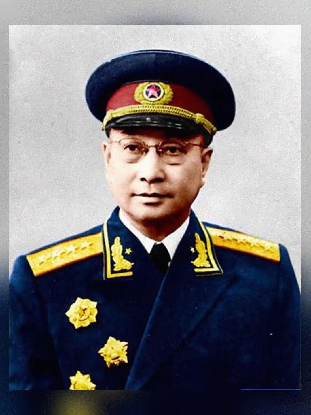 1955年授衔时，陈赓大将有一句广为流传的玩笑话：“我虽然是个大将军衔，当年却是