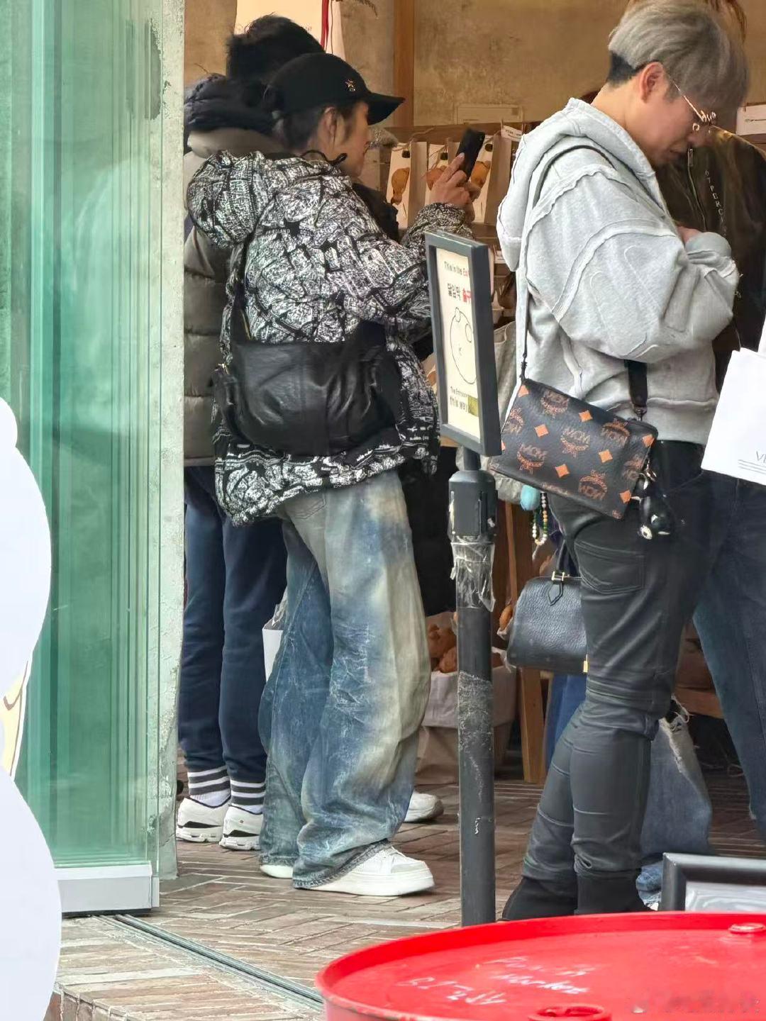 首尔圣水洞偶遇杨千嬅首尔圣水洞偶遇杨千嬅，妈咪去韩国度假了，玩的开心圣水洞偶遇