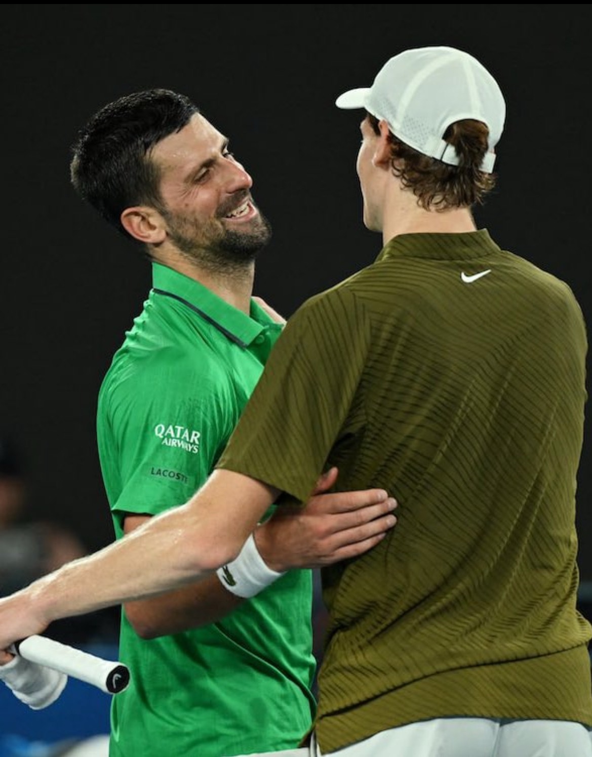 网球talking大会体育大赏辛纳表示，他在澳网输给德约科维奇的比赛让他受益匪