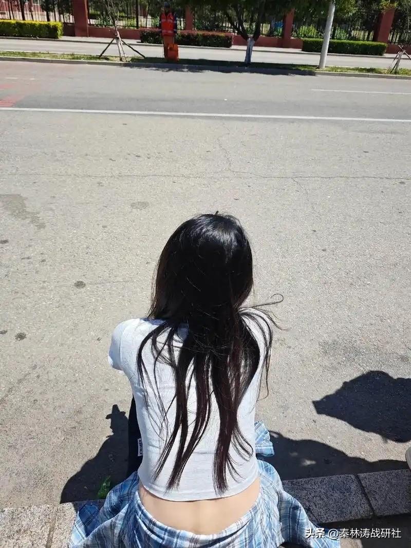 女子买演唱会票被骗18万，看完骗子手段，我笑了。事情是这样的：浙江谭女士，本