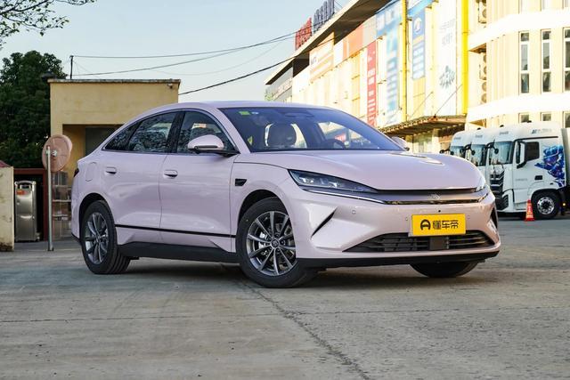 比亚迪秦MAXDM-i实车曝光，可选装激光雷达/两种续航版本，家用真香。【来自