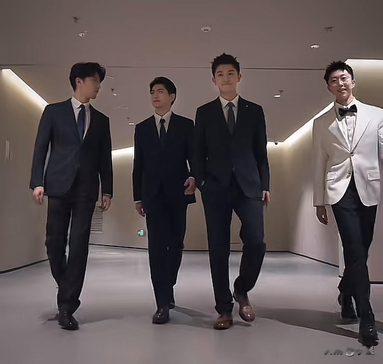 与辉同行主播团在2026年正式出道了[吐舌头眯眼睛笑]老板乃江湖人称彪哥的董二蛋