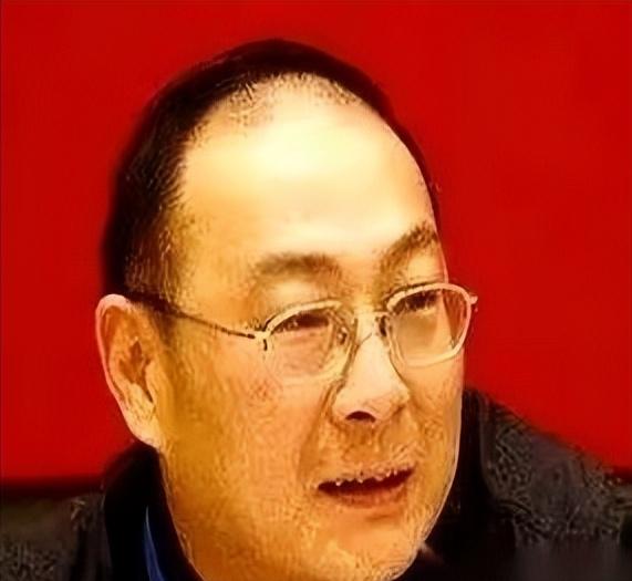 有种感觉，暴风雨前的宁静，马上就要被撕开了。咱们中国的经济体量已经大到让世界