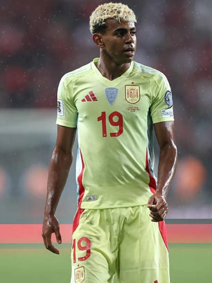 西班牙足协宣布亚马尔在未通知国家队医疗团队的情况下，接受了侵入性射频治疗，对此足