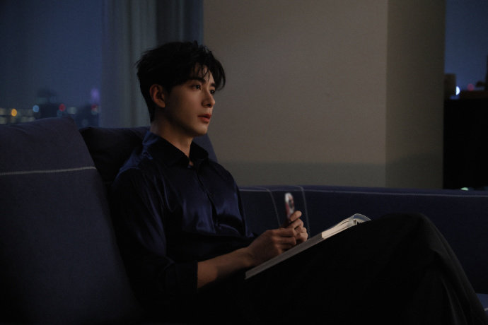 陈星旭上一部演npc这一部是npc陈星旭真是NPC专业户！从《轧戏》里的王牌角色