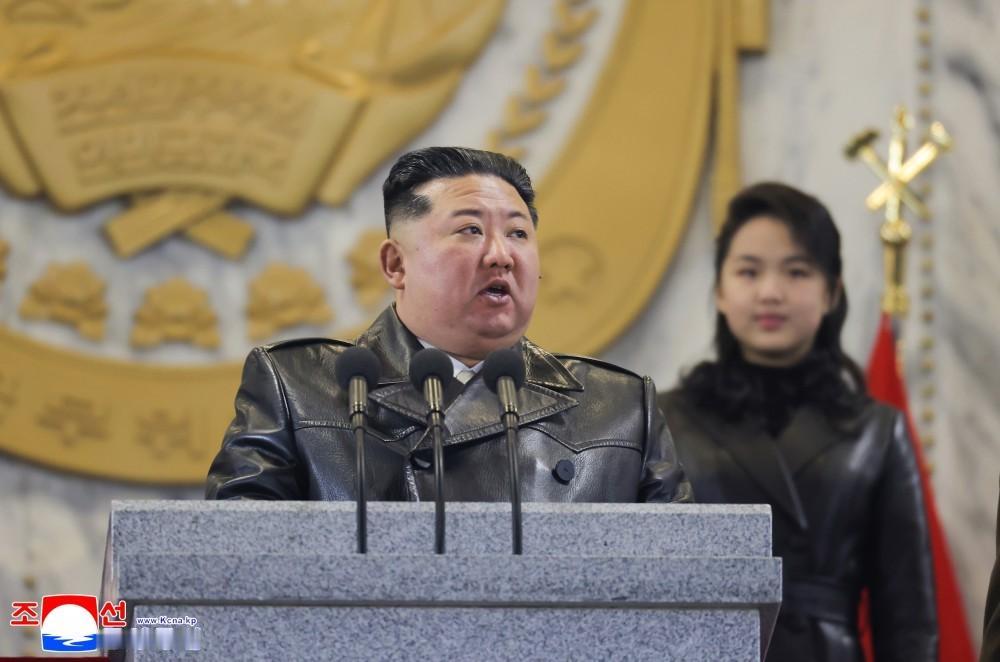 金正恩最新表态温差明显：可与美国友好相处，但韩国是永远的敌人26日，朝鲜劳动