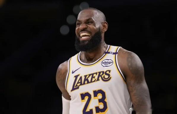 恭喜湖人，险胜爵士！詹姆斯17分6篮板8助攻，依旧是老而弥坚！41岁高龄的球员打