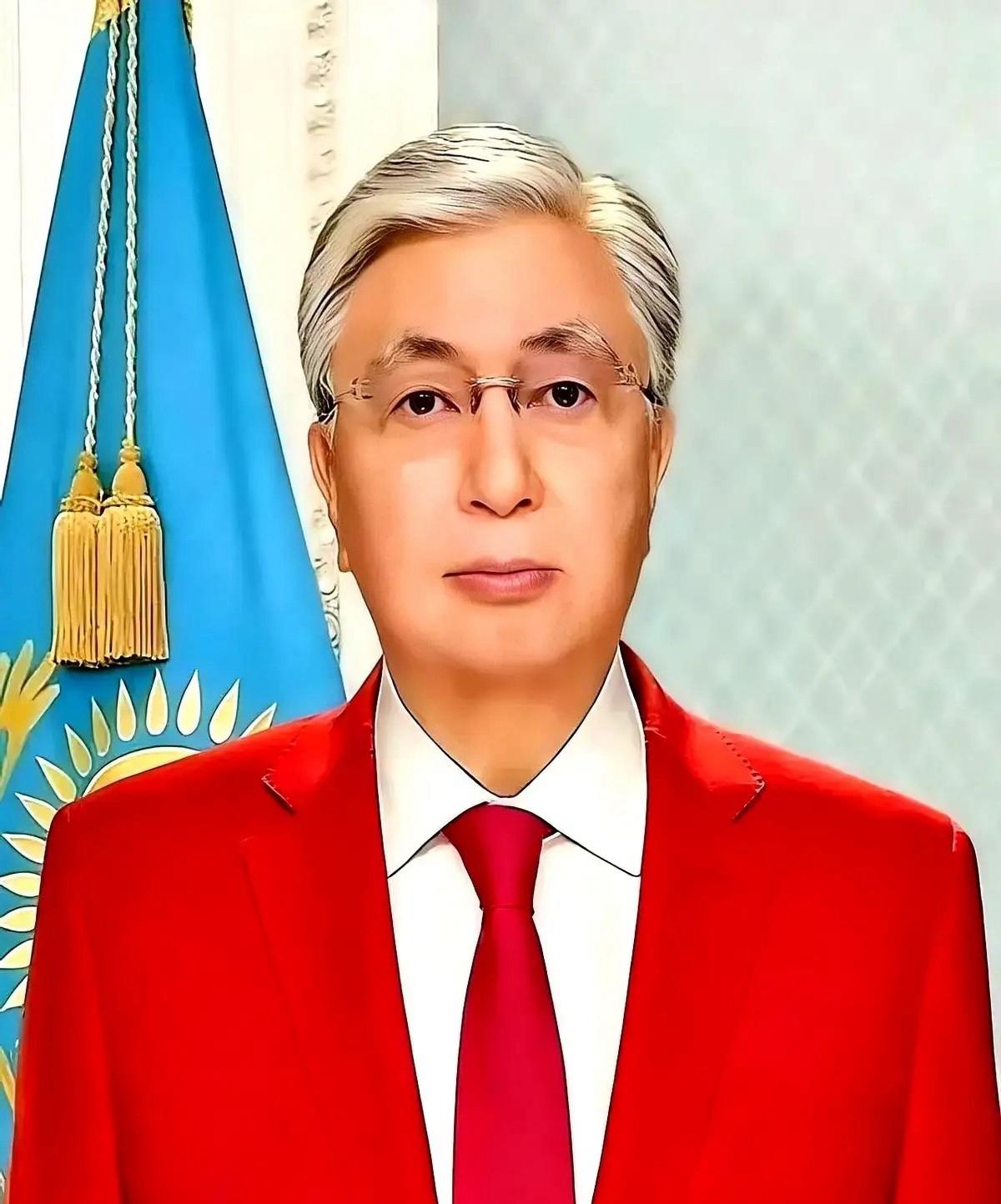 黑海两声巨响，你我钱包又要大出血！哈萨克斯坦两艘满载原油的巨轮在新罗西斯克港被无