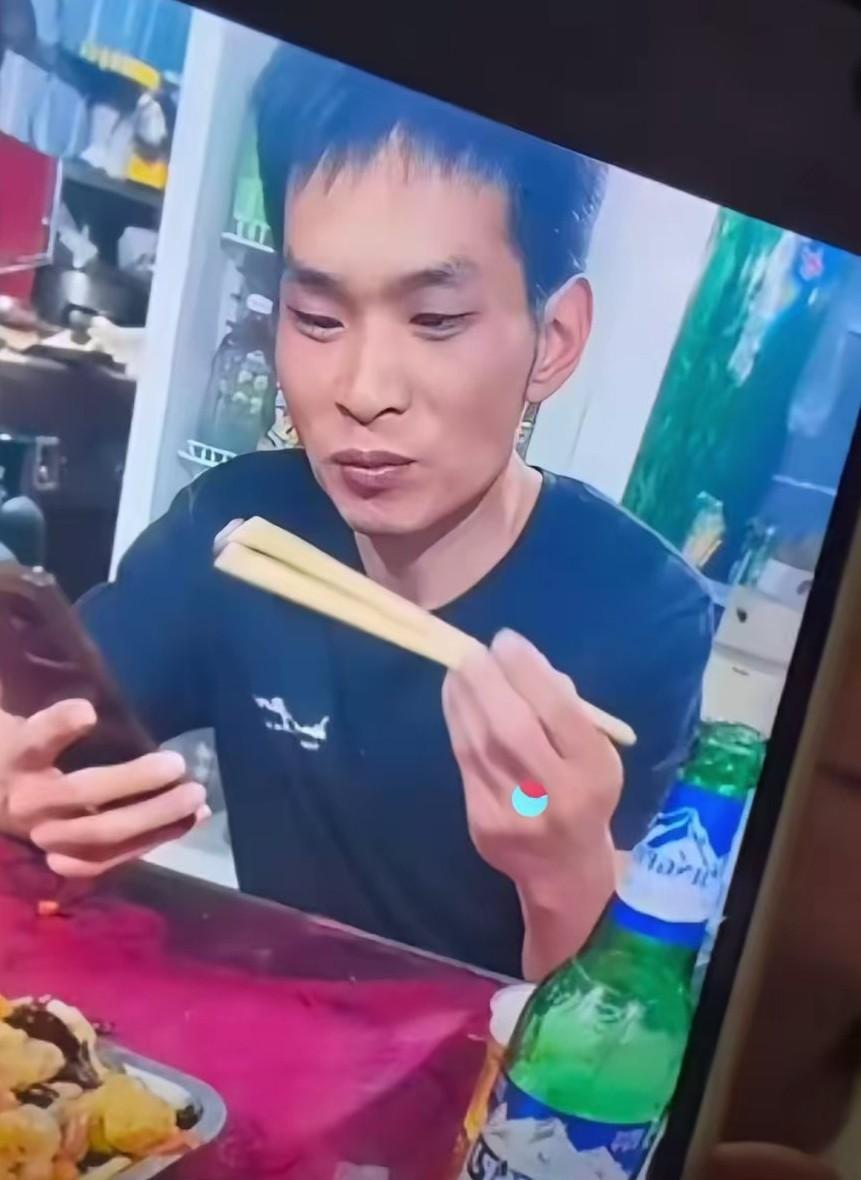 这个就是河南的那崔某，把发小一家人都给杀了。除了发小在外边工作逃过一劫，知人知面