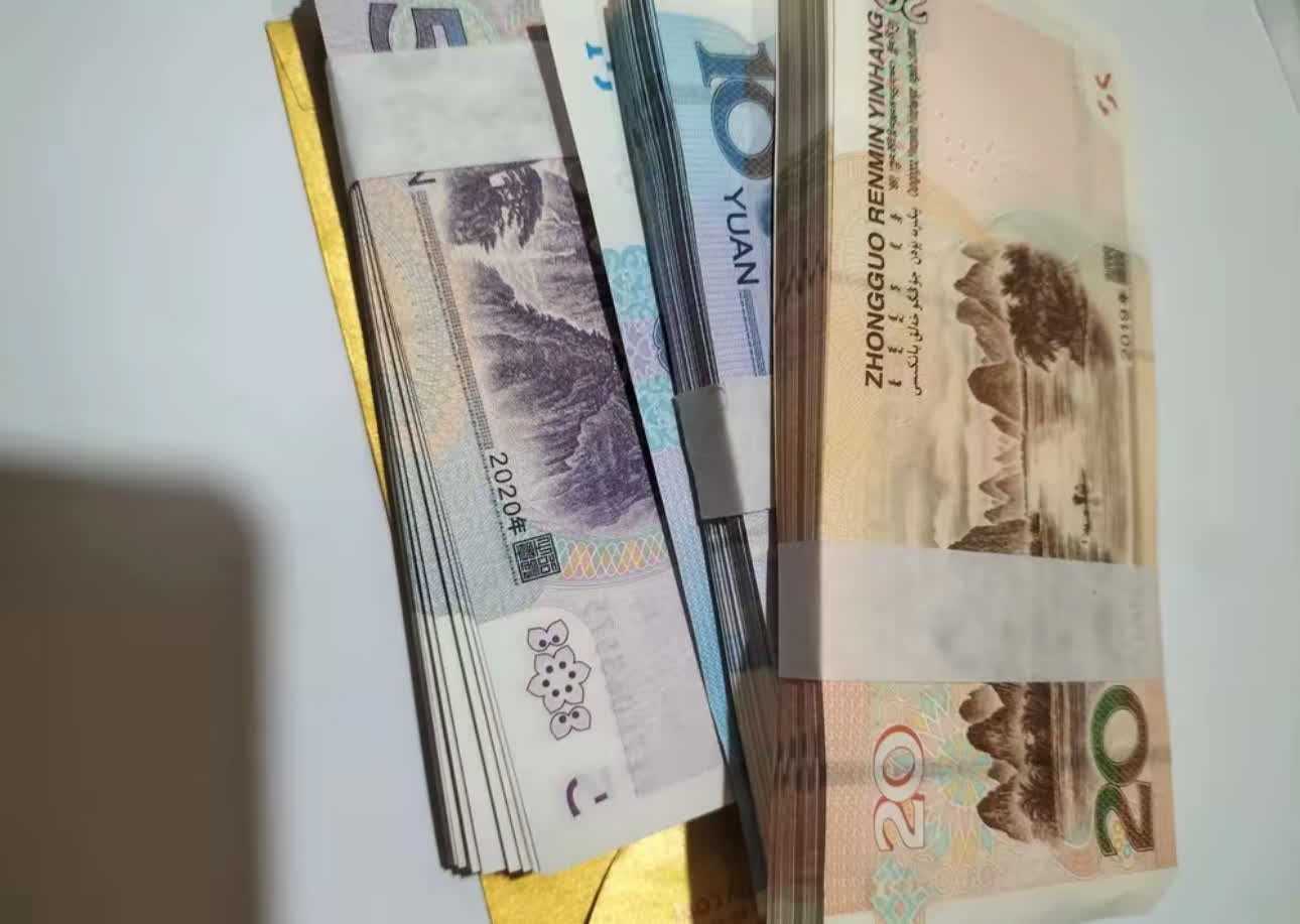 两年前，堂哥打电话问我借五万块钱，我毫不犹豫就转给了他，前两天我回老家过端午节，