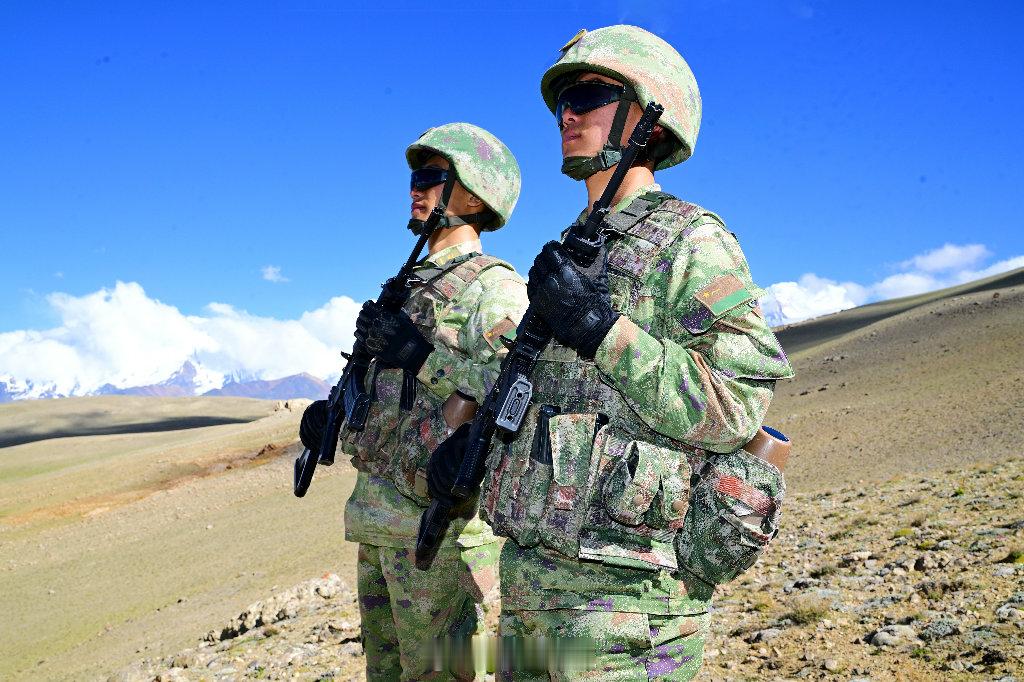 军事历史全触达近日，西藏军区某部在海拔4500多米的野外驻训地域，开展实战化练兵