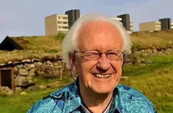 40年前，他预言苏联十年后必亡，20年后他再次预言，美国必然会在2025年走向崩