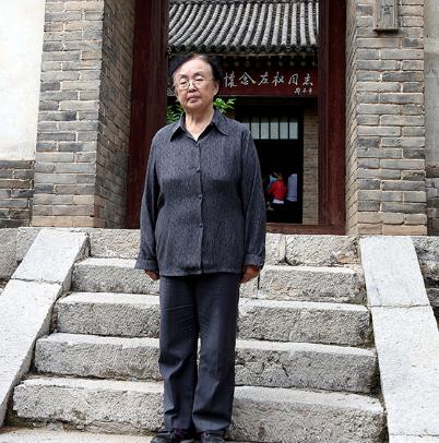 1960年，哈军工院长陈赓办公室冲进一个女孩，她大声问：“凭什么不录取我，我就要