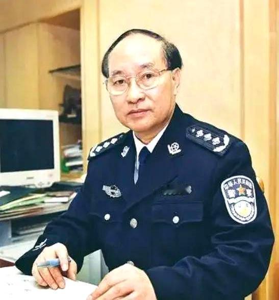 一个名字不响，却像钉子钉在时代里。朱明健，1941年生，广东龙川县车田镇郭岭村