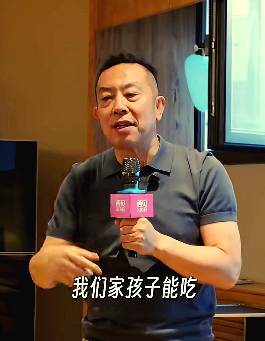 西贝老板贾国龙其实是个菩萨心肠的人！他明明可以直接卖预制菜，他却不这样干，偏偏