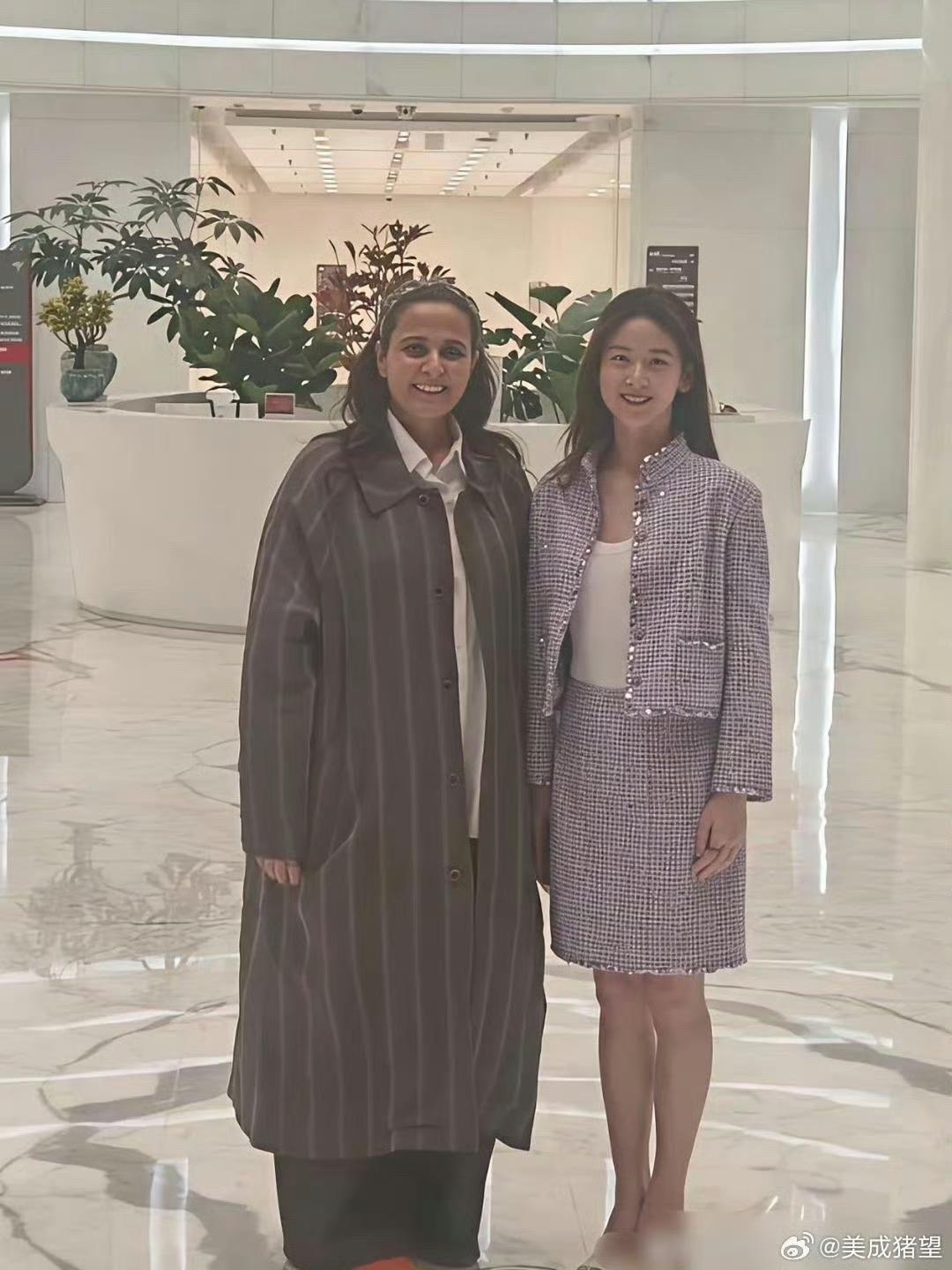 章泽天的人脉网络令人惊叹，她亲自陪同卡塔尔公主参观京东，展现出非凡的社交影响力与