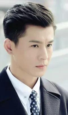 长得这么帅，演技也吸引人，但代替靳东演贺涵，观众能接受得了吗？一部剧能成为经典，