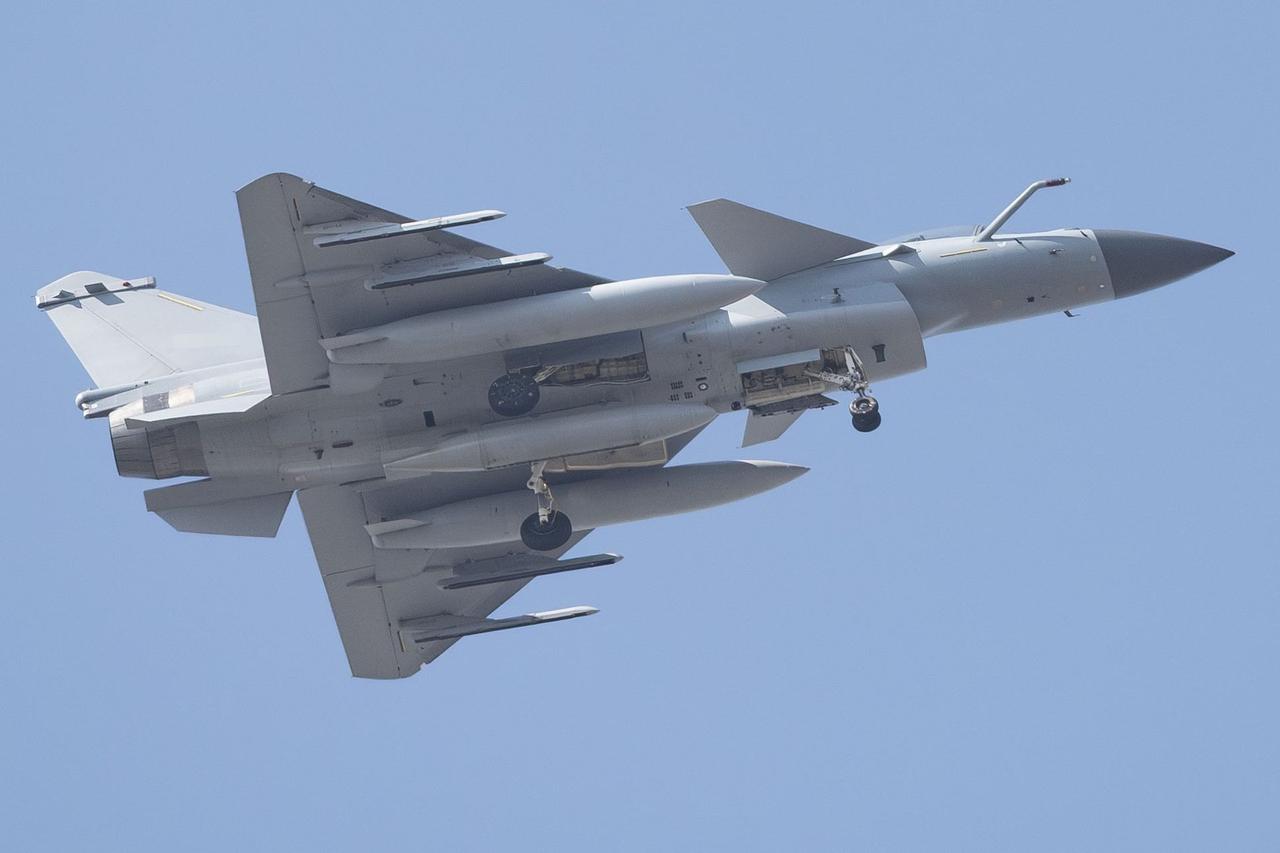 在美帝和小以无耻欺诈偷袭伊朗之后，全世界不愿意给美的做狗的国家，都需要考虑如何建