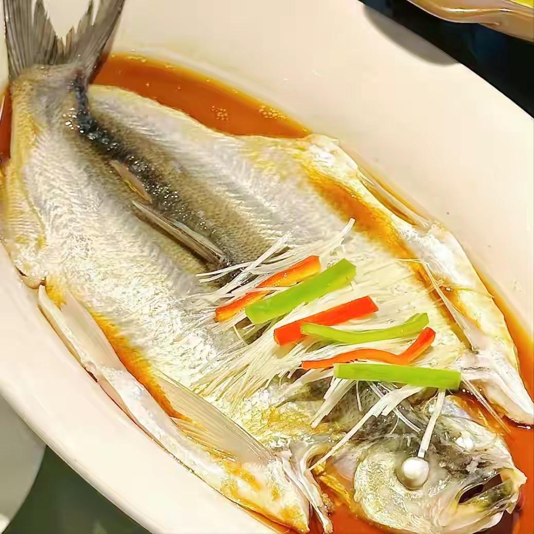 饭店里最“实惠”的10道菜，内行人经常点，可以放心吃1、清蒸海鲜2、拔丝地