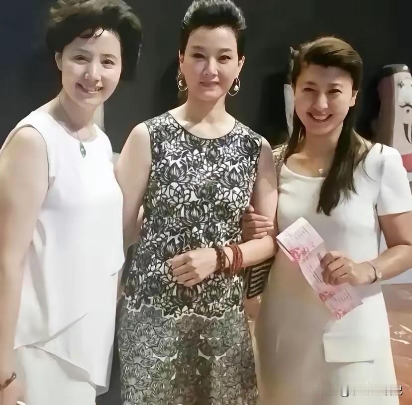 她们三人，谁的咖位最大呢？